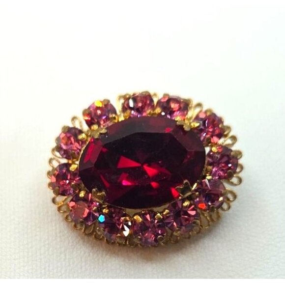 Vintage Austrian Gold-Tone Brooch With Red & Pink Rhinestones Oval Design - Picture 3 of 3